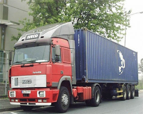 集裝箱拖車(chē)
